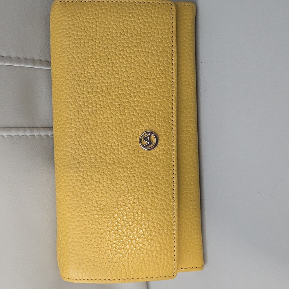 Valentina yellow leather wallet